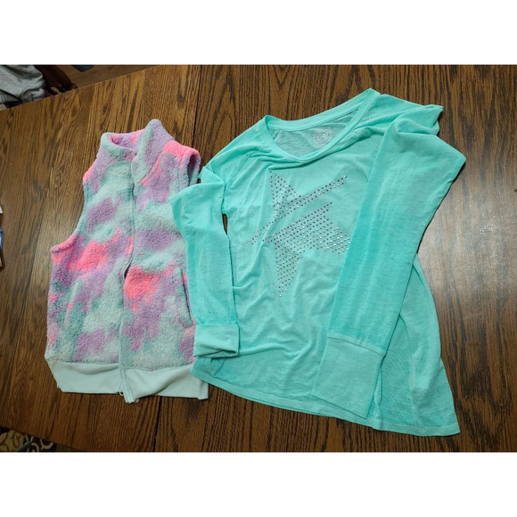EUC Girls SO 2 piece bundle, sherpa vest 14/16 and a long sleeved shirt size 14 - Picture 2 of 8